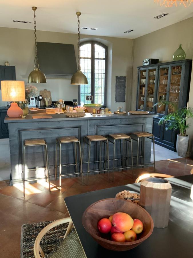 La Bastide Des Grands Chenes Bed and Breakfast Lambesc Eksteriør billede