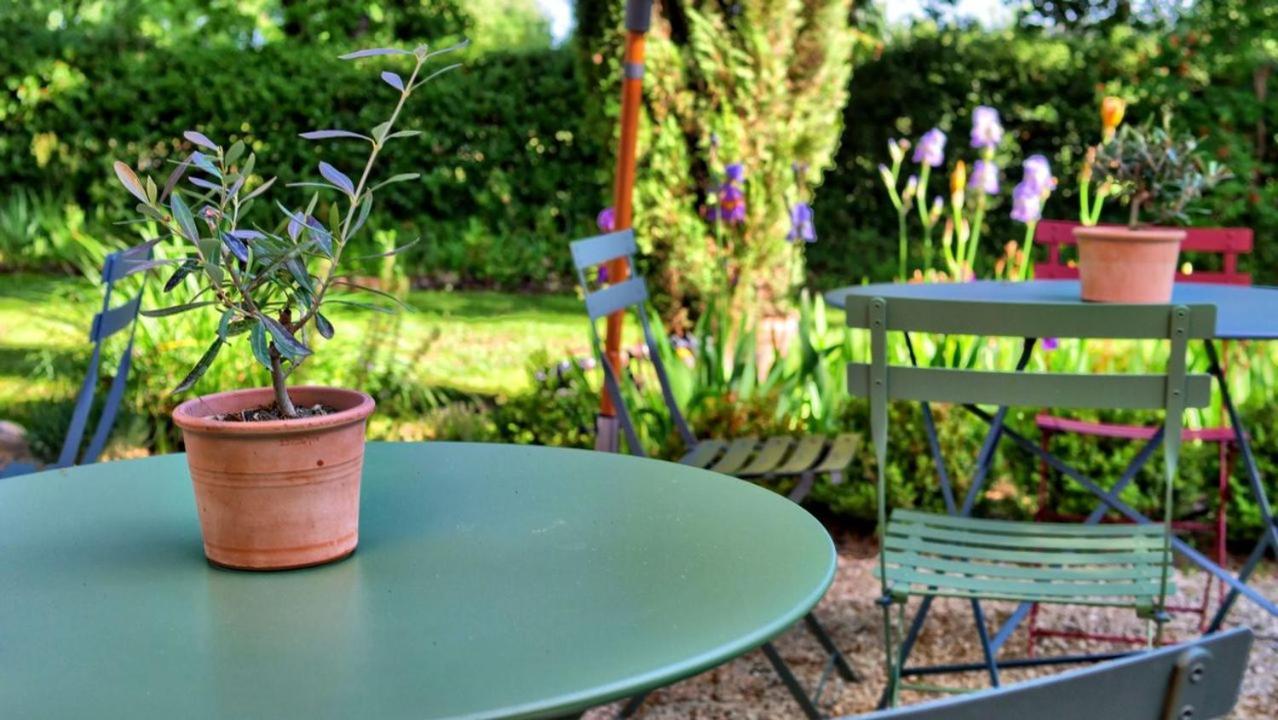 La Bastide Des Grands Chenes Bed and Breakfast Lambesc Eksteriør billede