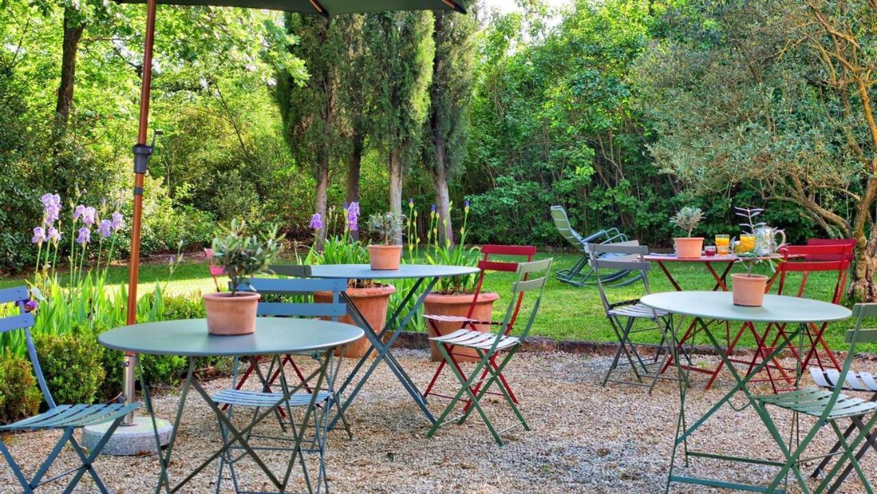 La Bastide Des Grands Chenes Bed and Breakfast Lambesc Eksteriør billede
